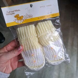 NEW Vintage Baby Shoes Slippers Socks 6-12 Month Yellow Gold Bug Flower Unisex